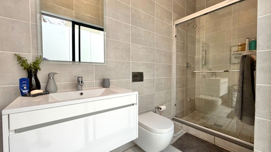 1 Bedroom Property for Sale in Paardevlei Western Cape